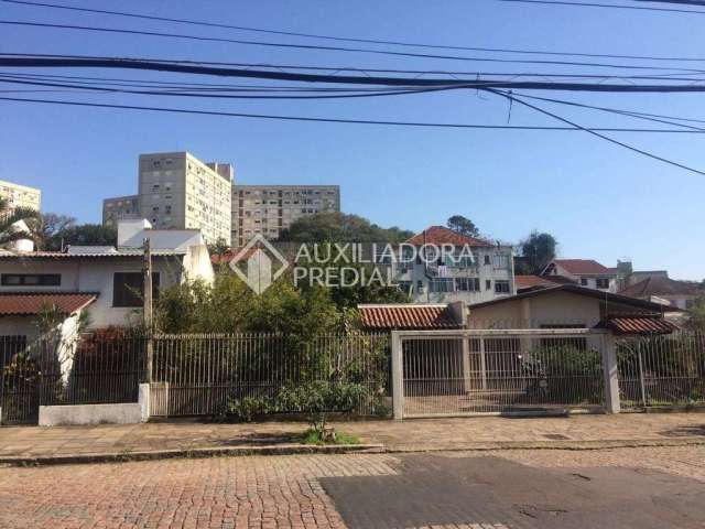 Casa em condomínio fechado com 3 quartos à venda na Rua Teixeira de Freitas, 761, Santo Antônio, Porto Alegre, 745 m2 por R$ 1.300.000