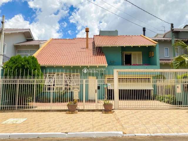 Casa com 3 quartos para alugar na Rua Irmão Adão Rui, 398, Marechal Rondon, Canoas, 241 m2 por R$ 15.000