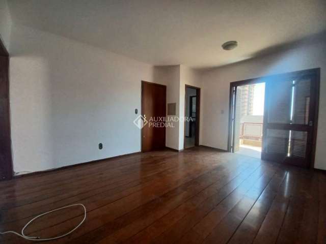Apartamento com 3 quartos para alugar na Rua Anita Garibaldi, 136, Centro, Canoas, 140 m2 por R$ 2.200
