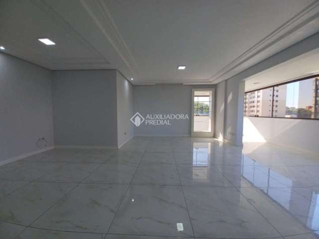 Apartamento com 3 quartos para alugar na Rua Carlos Pasinato, 55, Centro, Canoas, 140 m2 por R$ 3.200