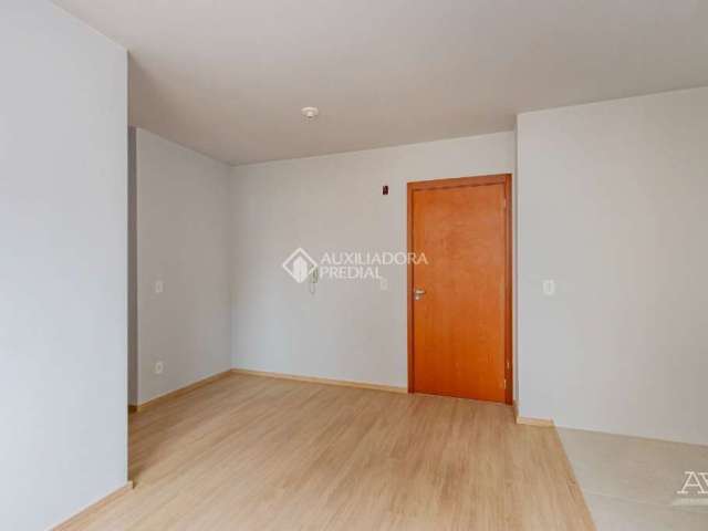 Apartamento com 2 quartos para alugar na Carlos Alberto Lauermann Nunes, 105, Olaria, Canoas, 50 m2 por R$ 750