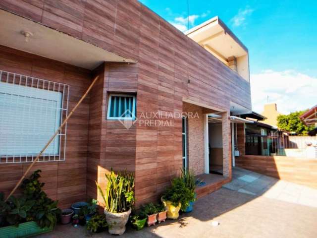 Casa em condomínio fechado com 3 quartos à venda na Rua dos Pavões, 70, Igara, Canoas, 220 m2 por R$ 750.000