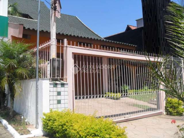 Casa em condomínio fechado com 3 quartos para alugar na Rua Liberdade, 419, Marechal Rondon, Canoas, 310 m2 por R$ 12.000