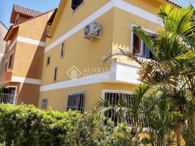 Casa com 3 quartos à venda na Rua Helio Felix Frey, 195, Espírito Santo, Porto Alegre, 150 m2 por R$ 490.000