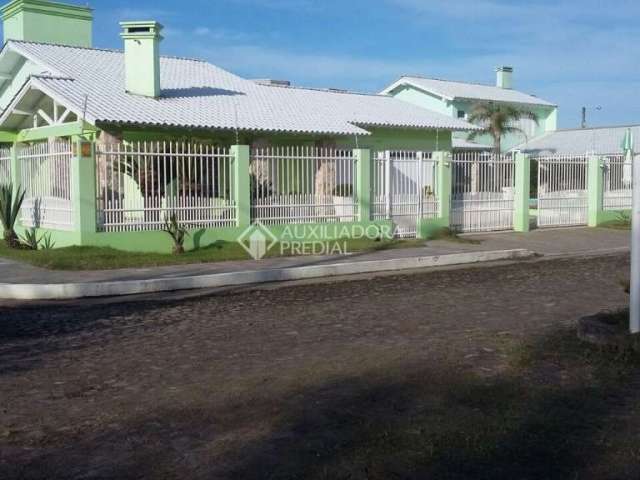 Casa com 7 quartos à venda na Das Camélias, 826, Noiva Do Mar, Xangri-Lá, 600 m2 por R$ 2.000.000