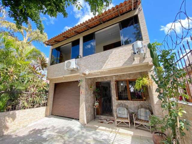 Casa com 3 quartos à venda na Rua Doutor Dias da Cruz, 246, Medianeira, Porto Alegre, 300 m2 por R$ 856.000