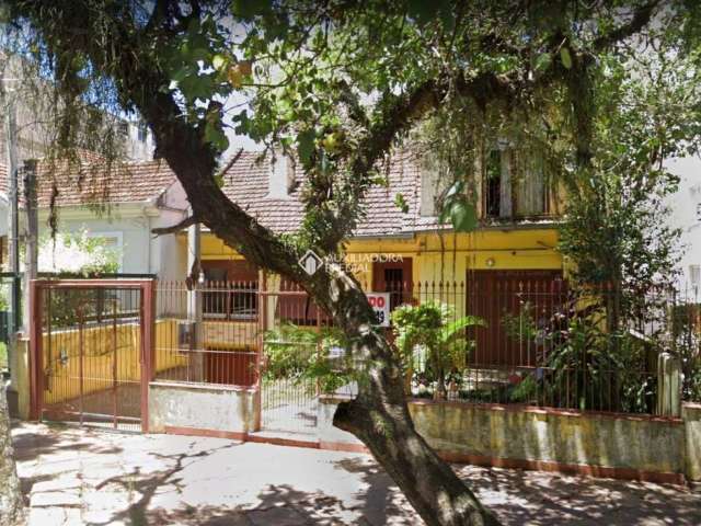 Casa em condomínio fechado com 4 quartos para alugar na Rua Portugal, 1018, São João, Porto Alegre, 250 m2 por R$ 8.000
