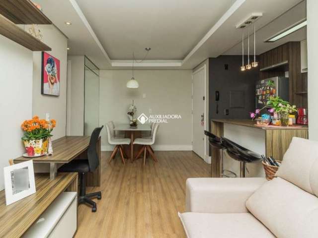 Apartamento com 2 quartos à venda na Rua Carlos Reverbel, 200, Jardim Carvalho, Porto Alegre, 52 m2 por R$ 312.000