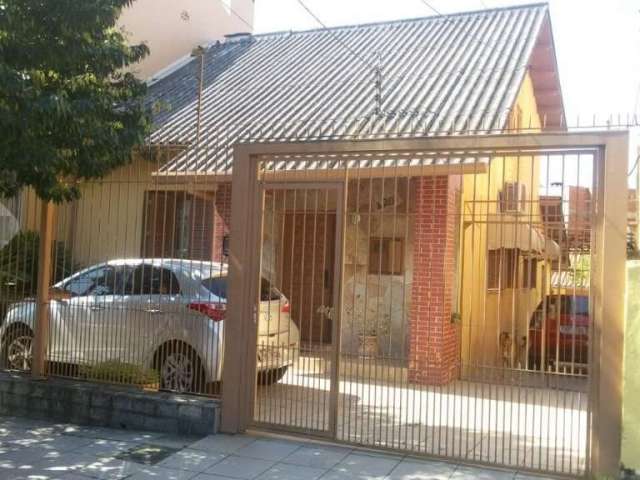 Casa em condomínio fechado com 3 quartos à venda na Rua José Scutari, 420, Passo da Areia, Porto Alegre, 300 m2 por R$ 930.000