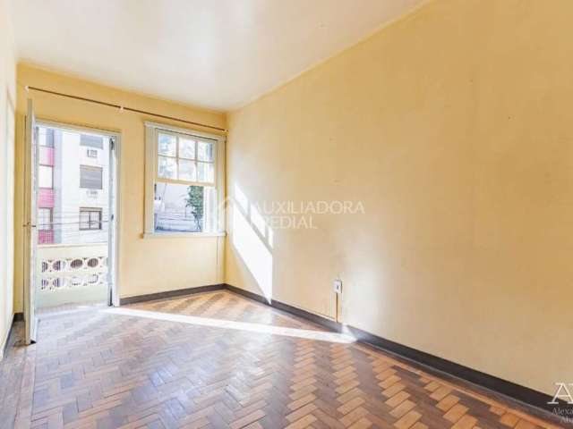 Apartamento com 3 quartos à venda na Rua Demétrio Ribeiro, 233, Centro Histórico, Porto Alegre, 129 m2 por R$ 349.000