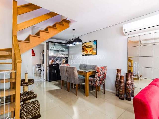 Casa em condomínio fechado com 3 quartos à venda na Travessa Lençóis, 36, Vila Ipiranga, Porto Alegre, 193 m2 por R$ 690.000