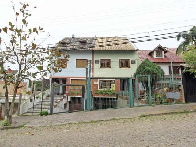 Casa com 3 quartos à venda na Rua Doutor Pitrez, 716, Aberta dos Morros, Porto Alegre, 231 m2 por R$ 725.000