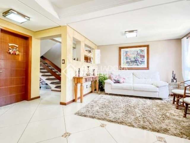 Casa com 4 quartos à venda na Rui Barbosa, 222, Industrial, Novo Hamburgo, 258 m2 por R$ 830.000