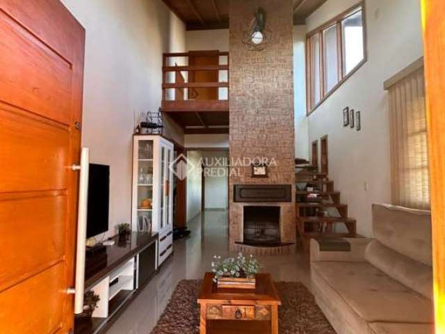 Casa em condomínio fechado com 3 quartos à venda na MARIA JULIETA KRAUSE BOHN, 152, Imigrante, Campo Bom, 202 m2 por R$ 680.000