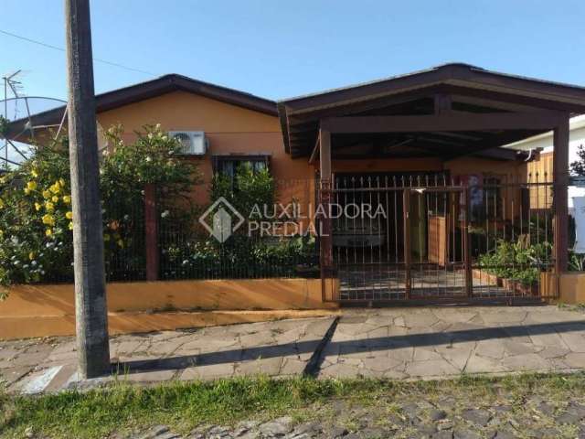 Casa em condomínio fechado com 3 quartos à venda na Rua Cristóvão Colombo, 58, Santa Rosa, Taquara, 120 m2 por R$ 340.000