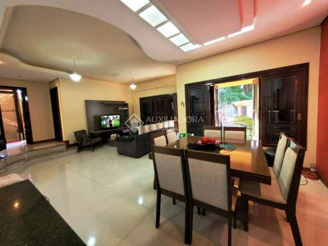 Casa com 3 quartos à venda na Rua Divo Fernandes Dias, 21, Capão da Cruz, Sapucaia do Sul, 200 m2 por R$ 899.000