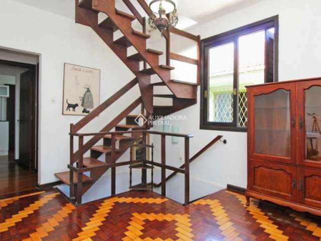 Casa com 4 quartos à venda na Rua Rio Pardo, 372, Passo da Areia, Porto Alegre, 250 m2 por R$ 999.000