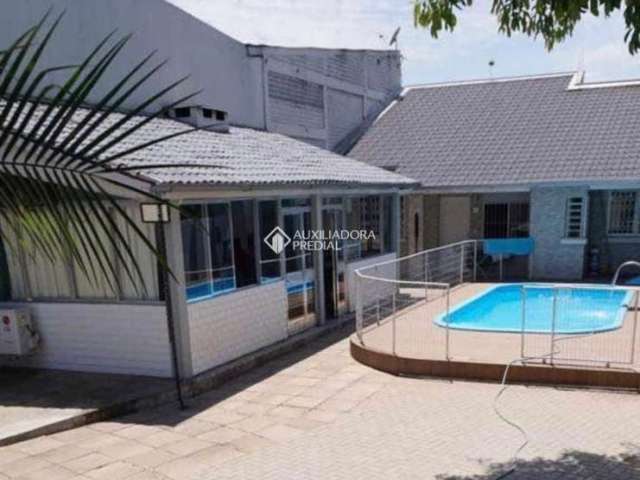 Casa com 2 quartos à venda na Rua Goitacaz, 267, Santos Dumont, São Leopoldo, 70 m2 por R$ 480.000