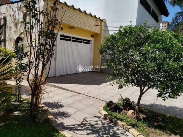 Casa com 4 quartos à venda na Rua Líbero Badaró, 248, Passo da Areia, Porto Alegre, 200 m2 por R$ 1.180.000