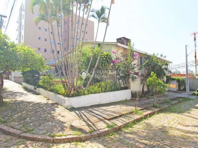 Casa com 5 quartos à venda na Rua Potengi, 112, Cristo Redentor, Porto Alegre, 314 m2 por R$ 990.000