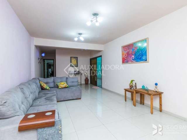 Casa em condomínio fechado com 3 quartos à venda na Rua Landel de Moura, 2176, Tristeza, Porto Alegre, 383 m2 por R$ 699.000