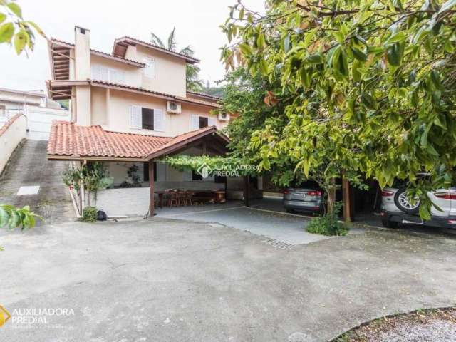 Casa com 5 quartos à venda na Rua Gonçalves Ledo, 222, Trindade, Florianópolis, 235 m2 por R$ 1.840.000