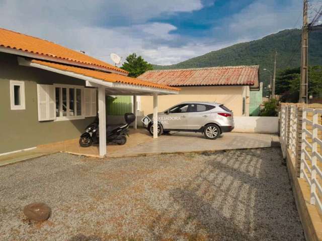 Casa com 3 quartos à venda na Servidão Ester Gonçalves, 58, São João do Rio Vermelho, Florianópolis, 150 m2 por R$ 600.000