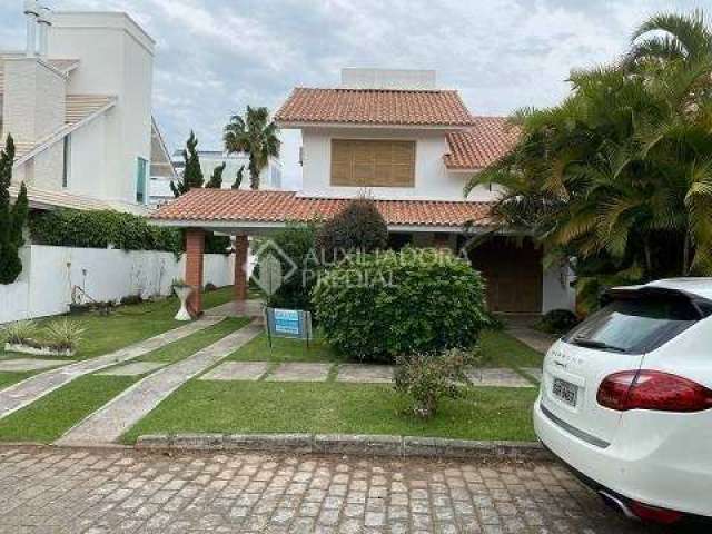Casa com 5 quartos à venda na Rua das Tainhas, 75, Jurerê Internacional, Florianópolis, 236 m2 por R$ 3.500.000