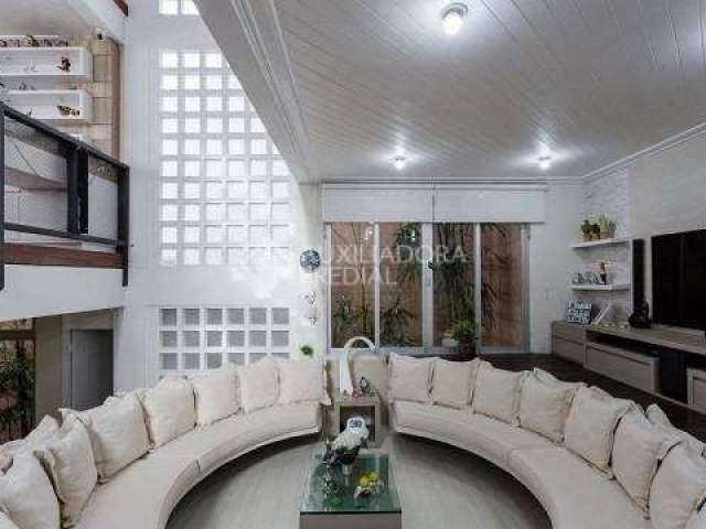 Casa com 3 quartos à venda na Servidão Nossa Senhora do Caravaggio, 18, Agronômica, Florianópolis, 200 m2 por R$ 2.000.000