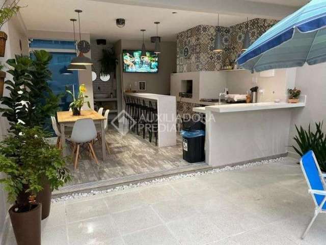 Casa com 4 quartos à venda na Rua Orlando Linhares, 127, Coloninha, Florianópolis, 170 m2 por R$ 1.537.000