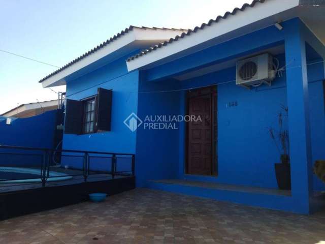 Casa em condomínio fechado com 3 quartos à venda na Rua Lagoa Vermelha, 148, Dom Antônio Reis, Santa Maria, 210 m2 por R$ 450.000