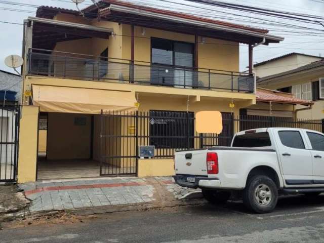 Casa com 3 quartos à venda na Rua Noruega, 189, Nações, Balneário Camboriú, 120 m2 por R$ 1.166.000
