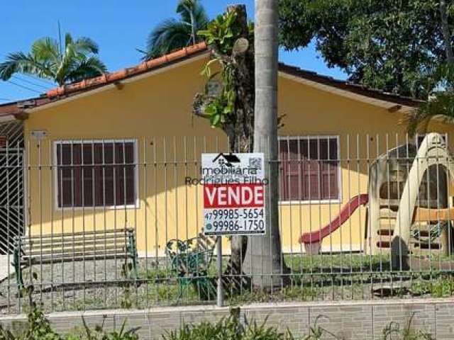Casa à venda no bairro Barra do Sai - Itapoá/SC