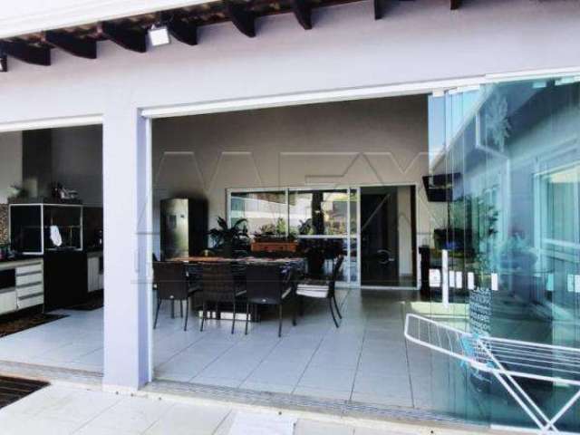 Casa em condomínio fechado com 4 quartos à venda na Rua Doutor Plínio de Godoy, Residencial Primavera, Piratininga, 400 m2 por R$ 1.300.000