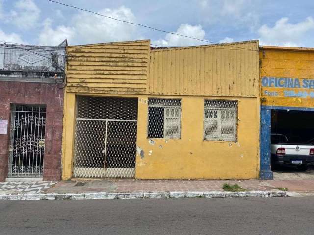 Casa à venda por R$ 550.000,00 - Centro - João Pessoa/PB