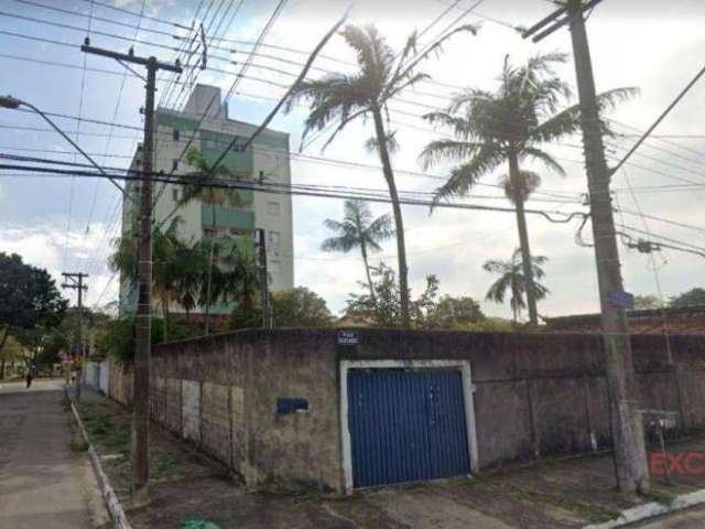 Terreno de esquina com 900 m2, em área residencial na zona sul de São José, ideal para incorporadores