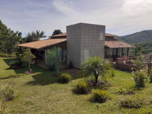 Maravilhoso sitio localizado no povoado Corta Rio em Itatiaiuçu-MG