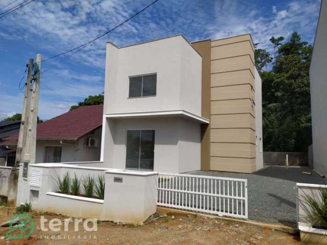 Casa com 3 quartos à venda no Araponguinhas, Timbó  por R$ 420.000