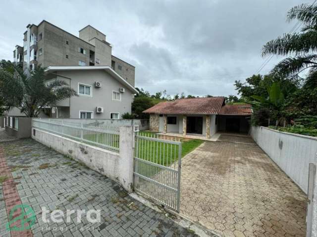 Casa com 3 quartos à venda no Estados, Indaial , 223 m2 por R$ 650.000