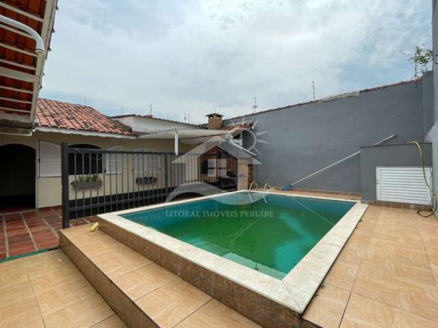 Casa - Térrea com piscina  no bairro Flórida, 300 metros da praia, Peruíbe-SP