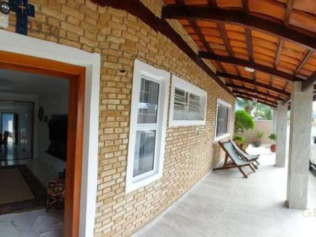 Casa com 4 quartos à venda na Avenida Pernambuco, 1330, Indaiá, Caraguatatuba, 174 m2 por R$ 1.100.000