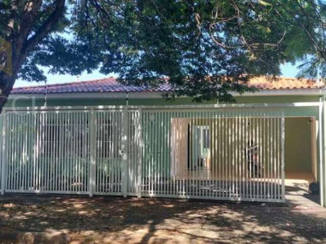 Casa com 3 quartos à venda na Rua Doutor Euclides Vieira, 241, Parque São Quirino, Campinas, 195 m2 por R$ 720.000
