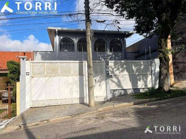 Sobrado com piscina à venda no Bairro Vila Trujillo em, Sorocaba/SP