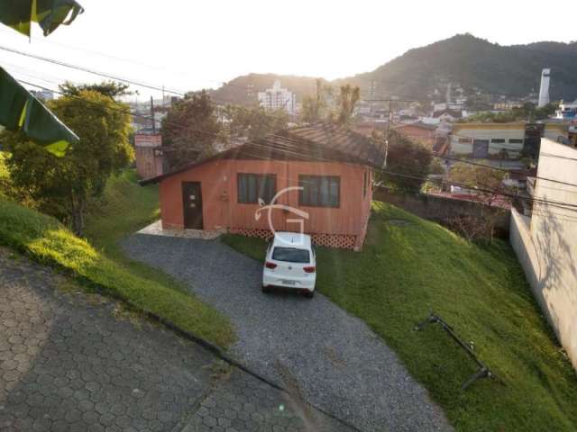 Terreno residencial para Venda no Iririu com 410,15 m² total