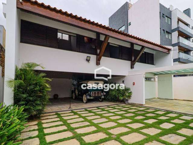 Casa com 3 dormitórios à venda, 500 m² por R$ 2.450.000,00 - Parolin - Curitiba/PR