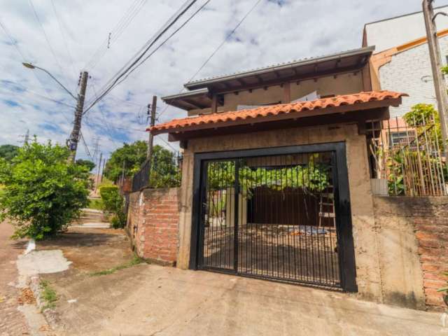Casa com 3 quartos à venda na Rua Dirceu Menezes, 190, Petrópolis, Novo Hamburgo por R$ 477.000