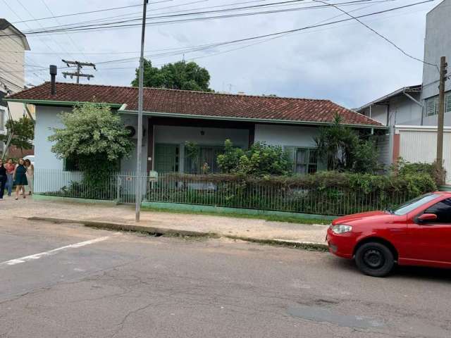 Casa com 3 quartos à venda na Rua Demétrio Ribeiro, 20, Guarani, Novo Hamburgo por R$ 768.000