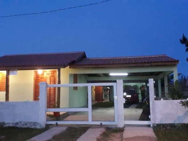 Casa 3 dormitórios para Venda em Torres, Itapeva, 3 dormitórios, 1 suíte, 3 banheiros, 2 vagas