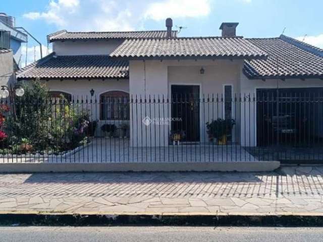 Casa com 3 quartos à venda na Avenida Celina Chaves Kroeff, 347, Novo Esteio, Esteio, 240 m2 por R$ 750.000
