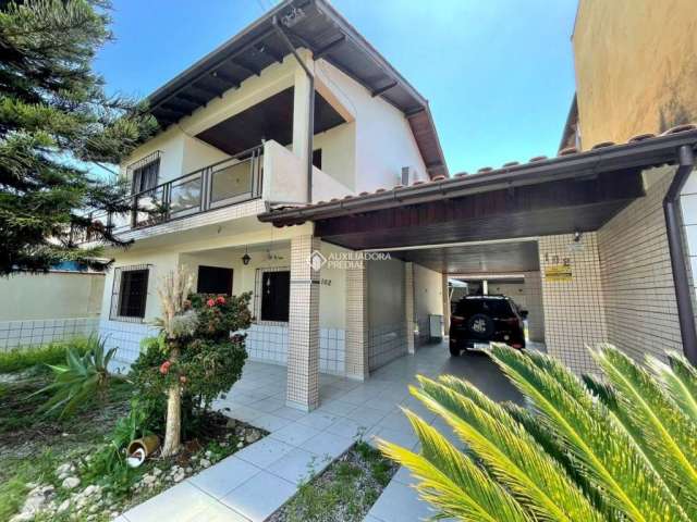 Casa com 3 quartos à venda na Servidão Sebastião Bressiani, 102, Jardim Eldorado, Palhoça, 233 m2 por R$ 700.000